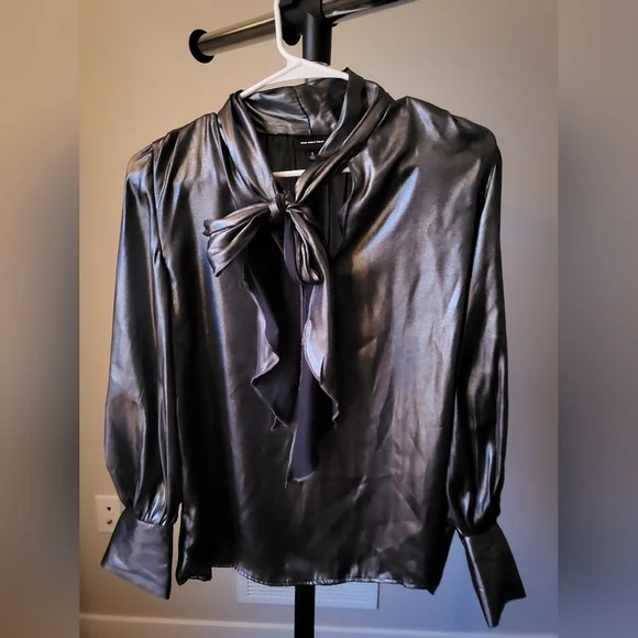 Metallic Bow Blouse - Picture 2 of 4